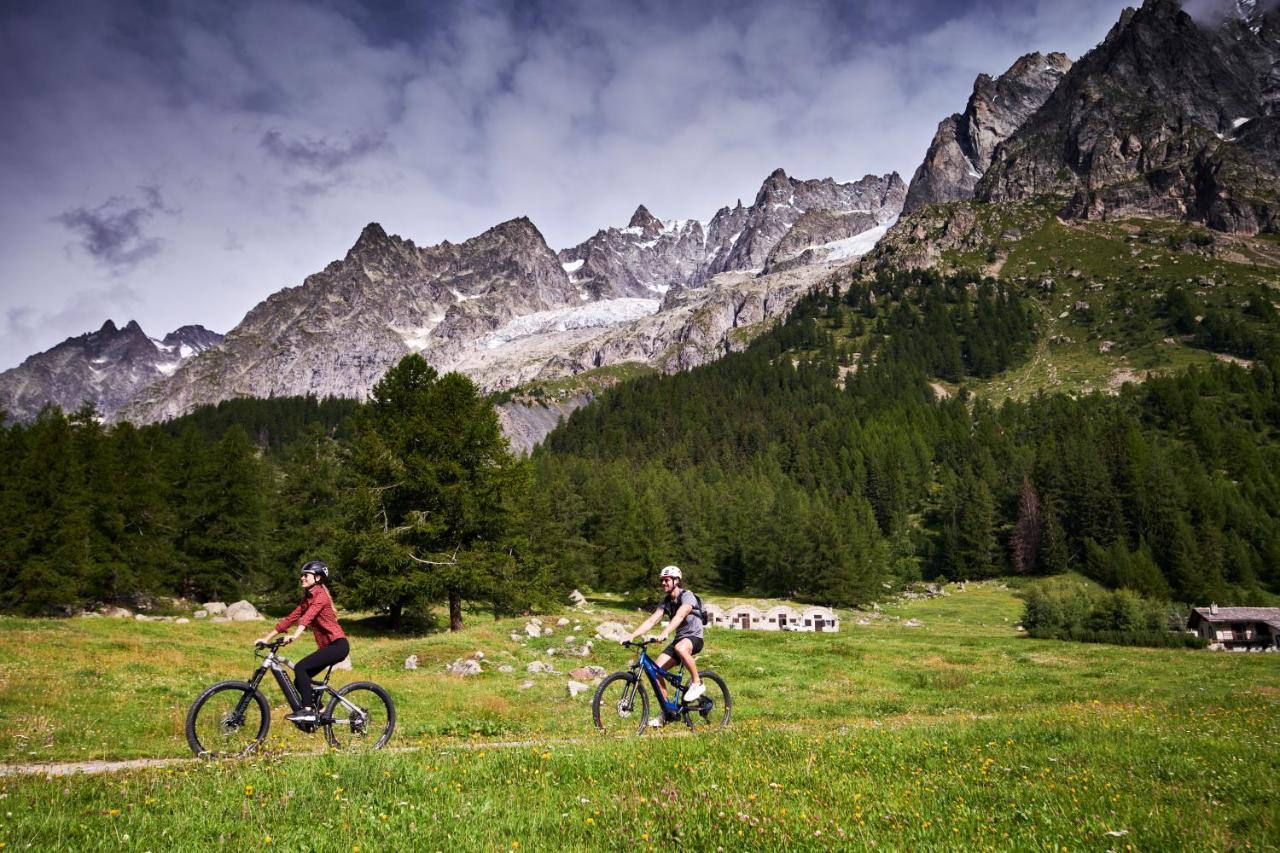 Le Massif Hotel & Lodge Courmayeur The Leading Hotels Of The World Экстерьер фото