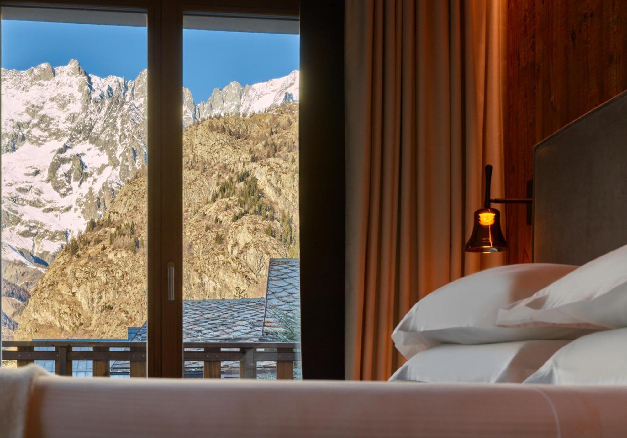 Le Massif Hotel & Lodge Courmayeur The Leading Hotels Of The World Экстерьер фото